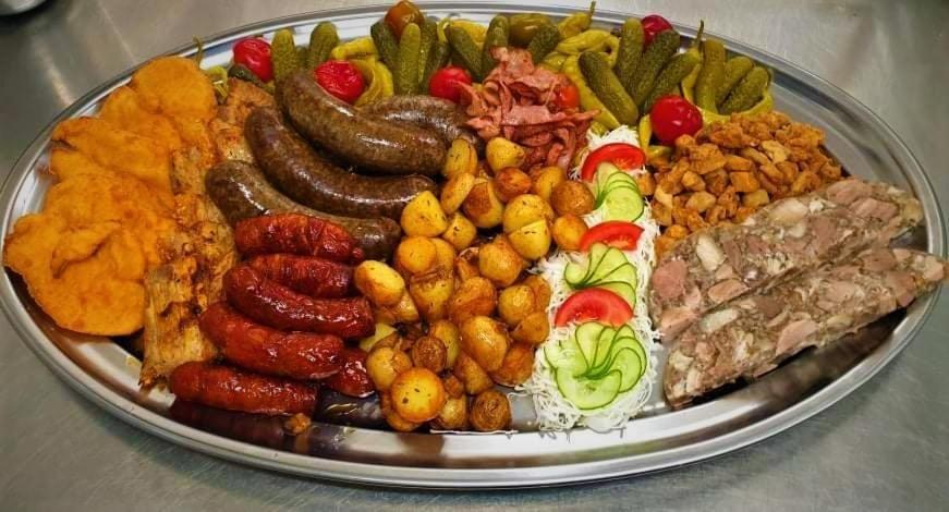 Restauracia Penzion Na Mlyne Stara Tura Luaran gambar